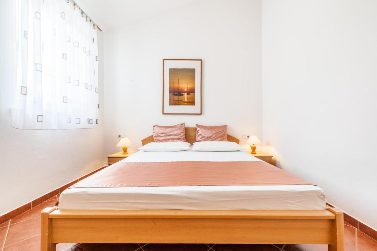 Ferienhaus Rajka Kustici Ngoại thất bức ảnh