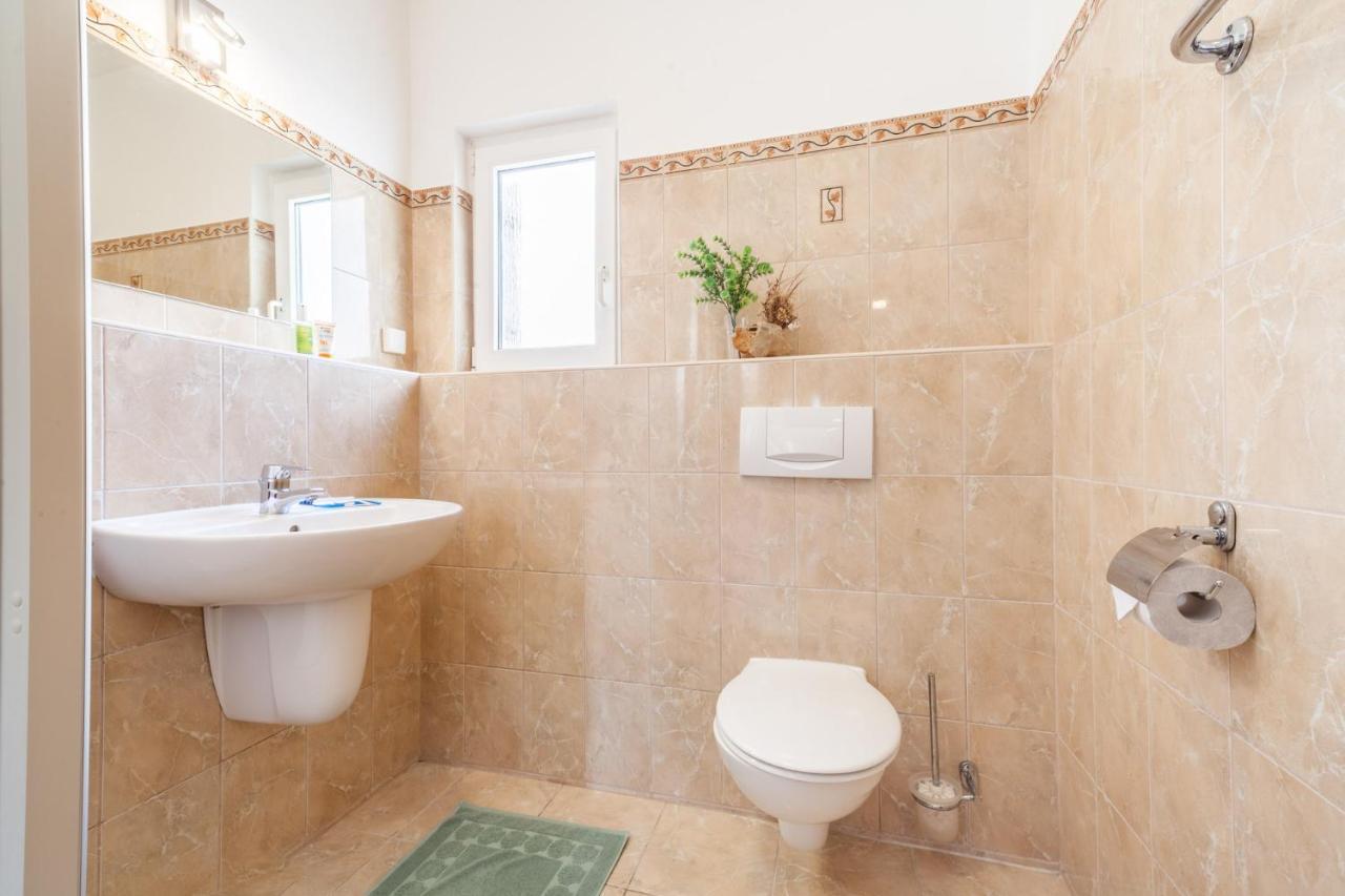 Ferienhaus Rajka Kustici Ngoại thất bức ảnh